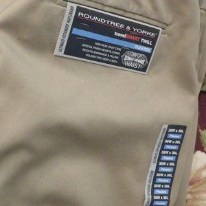 Men's Roundtree & Yorke Khaki Twill Slacks - NEW!